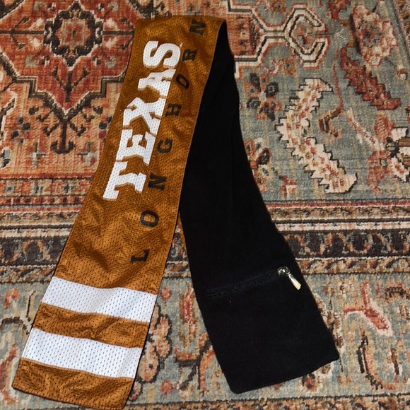 UT Scarf - Picture 1 of 4
